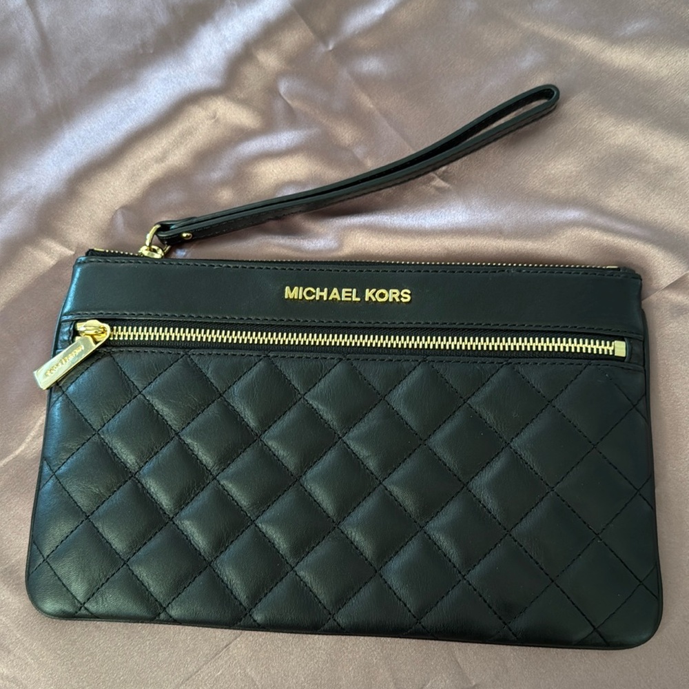 Michael Kors Selma Zip Quilt Large wristlet and clutch in black leather